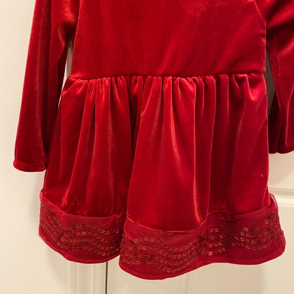 Baby girl red velvet Christmas dress - Picture 2 of 3